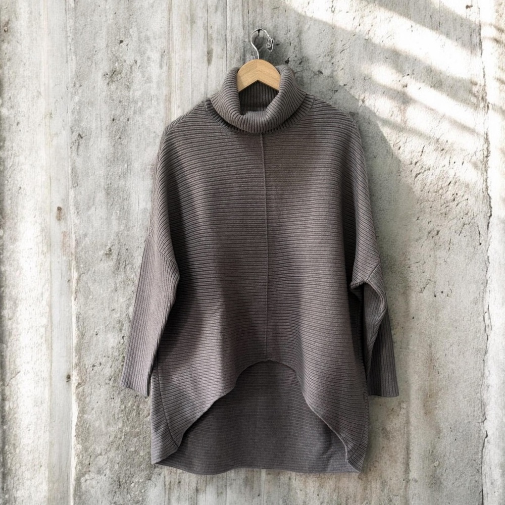 Women’s Gray Ribbed Oversized Turtleneck Poncho Sweater! Small! - Picture 2 of 7
